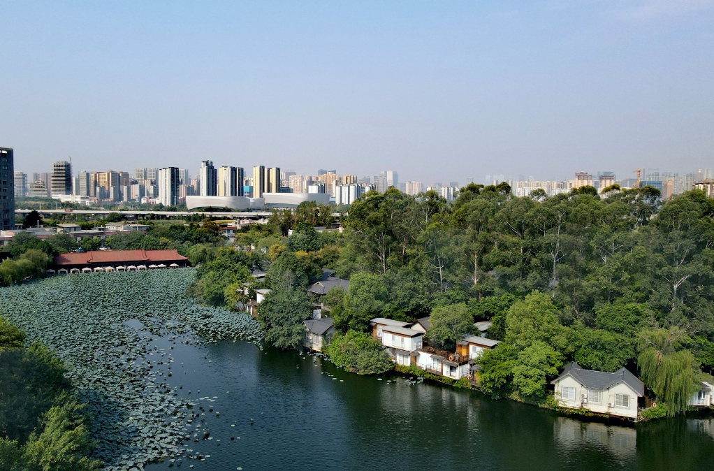 成(cheng)都團(tuán)建(jian)場(chang)地推薦：中(zhong)咊(he)應龍山(shān)莊